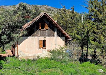 Prospetto posteriore - Casa indipendente MANDRIA DEL CONTE/PIANO ZUCCHI
 
s/n, Isnello - foto 4