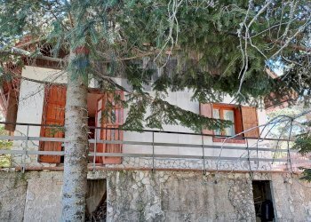 Prospetto principale - Casa indipendente MANDRIA DEL CONTE/PIANO ZUCCHI
 
s/n, Isnello - foto 7