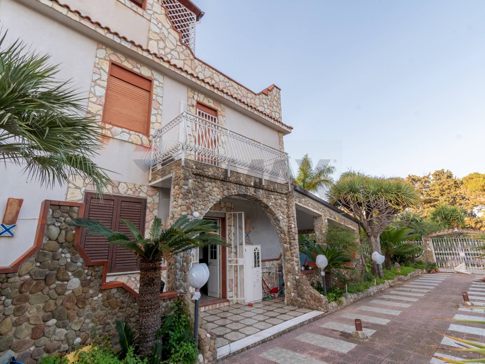 Casa all\'aperto - Villa via Delle Mimose
snc, Carini - foto 2