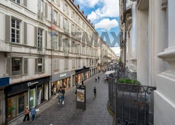 Vista da balconcino - Quadrilocale Via Giuseppe Garibaldi
 
31, Torino - foto 24
