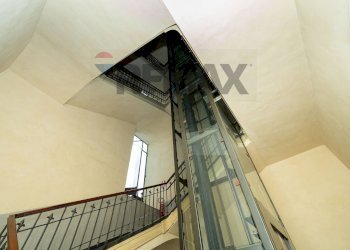 Vano scale - Quadrilocale Via Giuseppe Garibaldi
 
31, Torino - foto 29