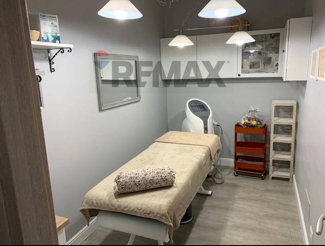Camera / camera da letto - Attività Commerciale Via degli Astri
116, Roma - foto 3