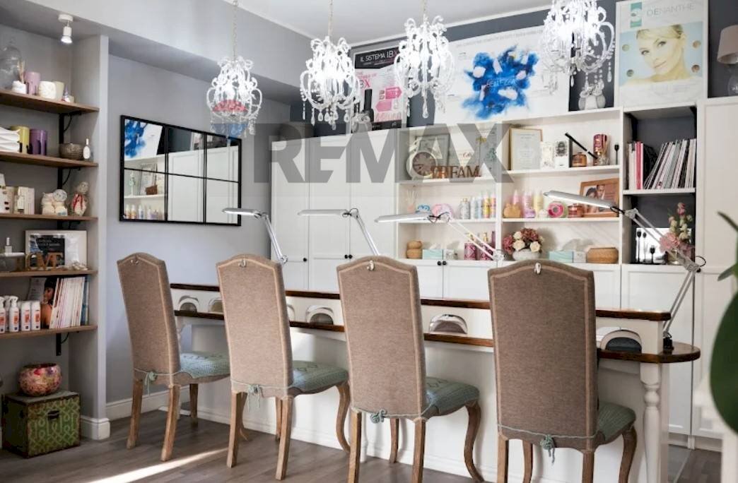 Sala da pranzo - Attività Commerciale Via degli Astri
 
116, Roma - foto 1