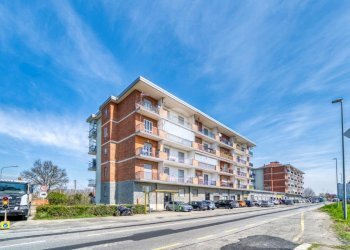 Three-room apartment Via torino, Piossasco - photo 1