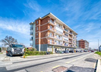 Three-room apartment Via torino, Piossasco - photo 2