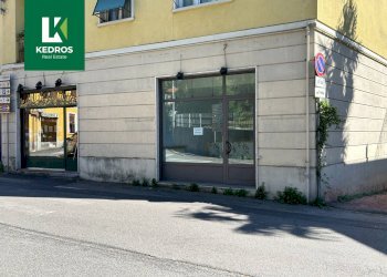 Foto 1 - Locale Commerciale Viale Sant'Antonio
 
73, Varese - foto 1