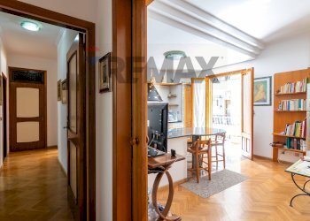 Hall / corridoio - Independent house via Damiano chiesa
 
27, Pozzallo - photo 20