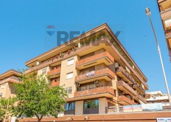 Edificio all\'aperto - Bilocale Via Isole  Del Capoverde
 
316, Roma - foto 1