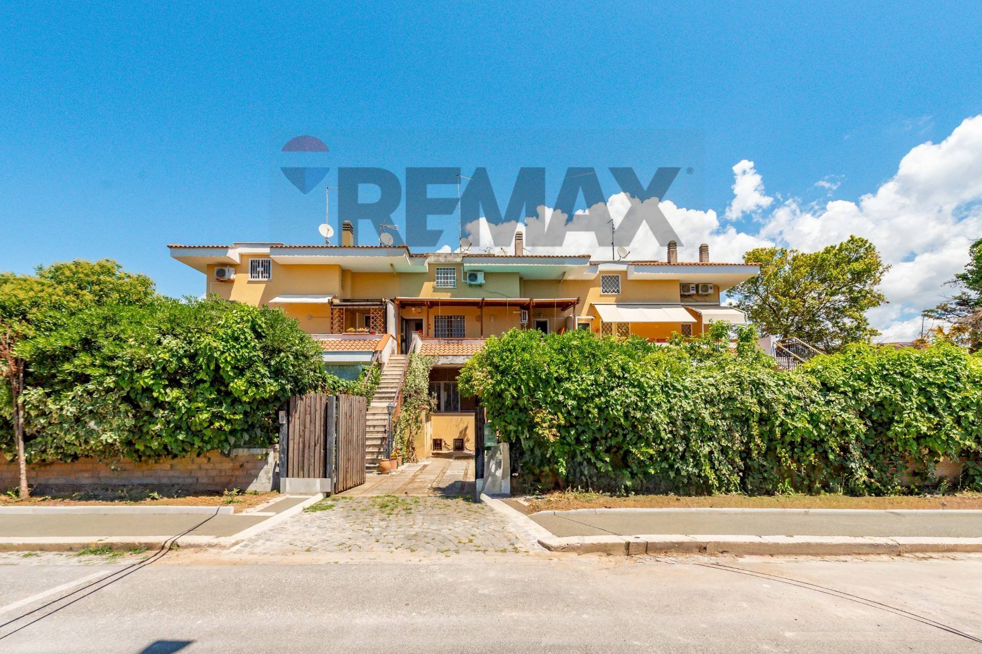 Casa all\'aperto - Semi-detached house Via Stesicoro
 
69, Roma - photo 1