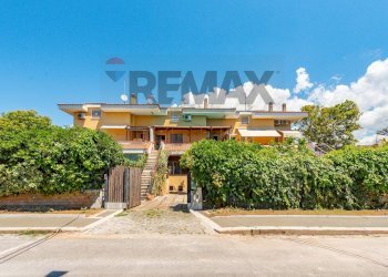 Casa all\'aperto - Semi-detached house Via Stesicoro
69, Roma - photo 1