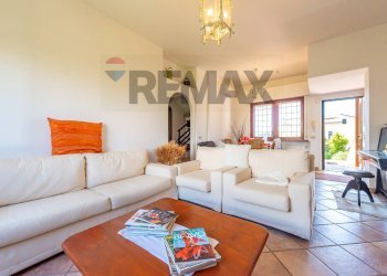 Soggiorno - Semi-detached house Via Stesicoro
69, Roma - photo 4
