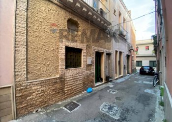 Edificio all\'aperto - Quadrilocale Via San Francesco D'Assisi
 
10, Latiano - foto 3