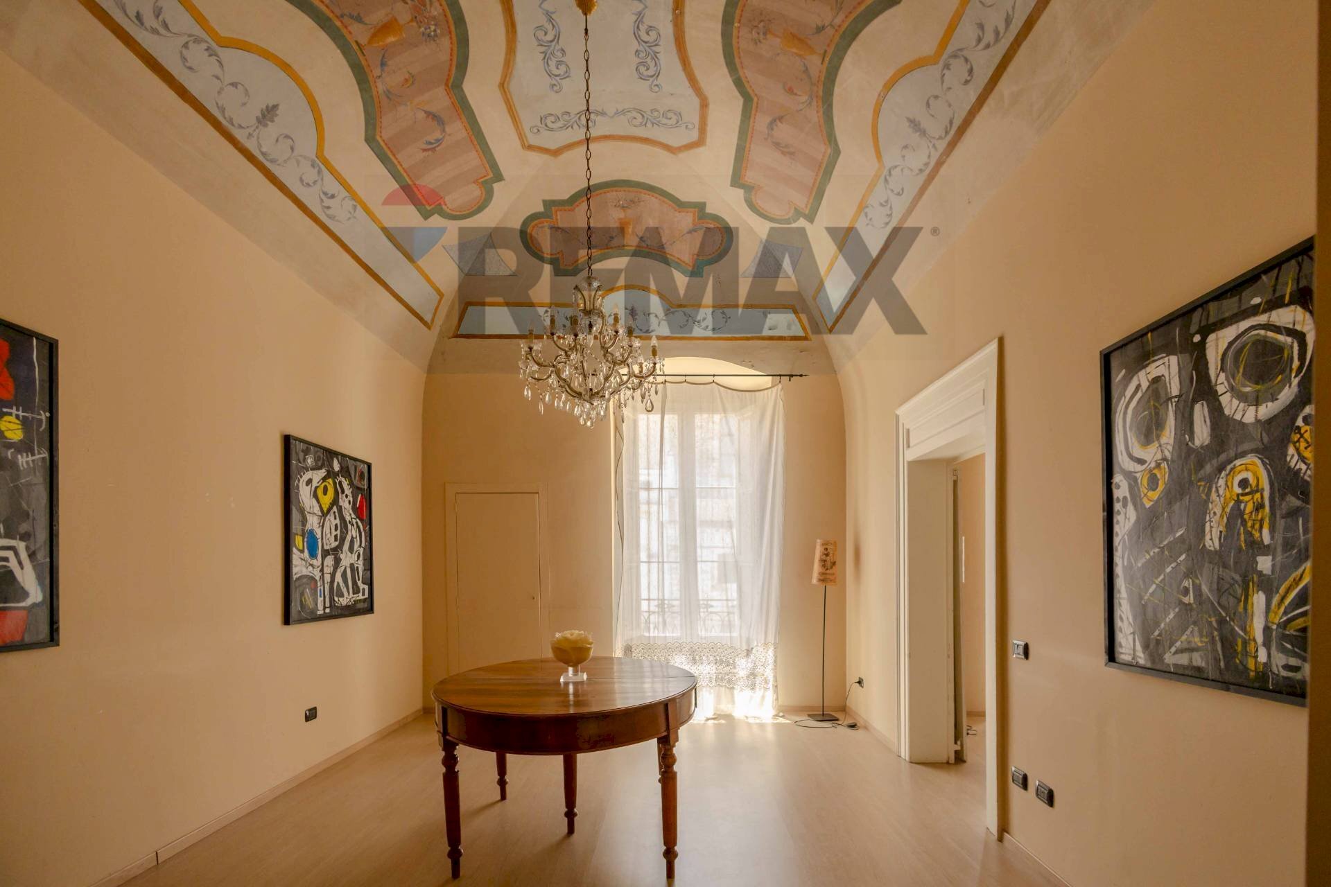 Stanza vuota - Stabile - Palazzo Piazza Dei Martiri del 1799
42, Acquaviva delle Fonti - foto 3