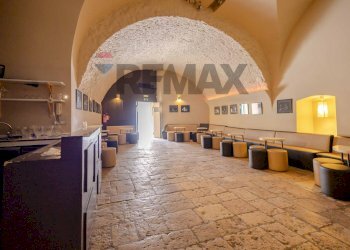 Soggiorno - Stabile - Palazzo Piazza Dei Martiri del 1799
 
42, Acquaviva delle Fonti - foto 10