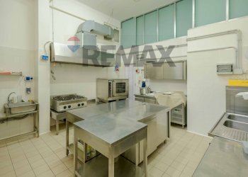 Cucina - Stabile - Palazzo Piazza Dei Martiri del 1799
 
42, Acquaviva delle Fonti - foto 25