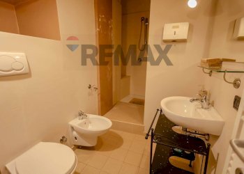 Bagno - Stabile - Palazzo Piazza Dei Martiri del 1799
 
42, Acquaviva delle Fonti - foto 30