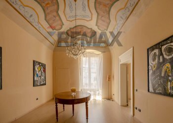 Stanza vuota - Stabile - Palazzo Piazza Dei Martiri del 1799
 
42, Acquaviva delle Fonti - foto 3