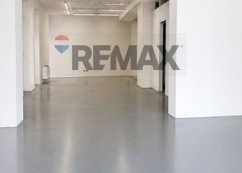 Stanza vuota - Commercial Premises Via Guglielmo Marconi
37, Cles - photo 6