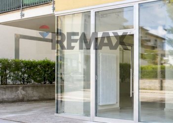 Edificio all\'aperto - Commercial Premises Via Guglielmo Marconi
37, Cles - photo 7