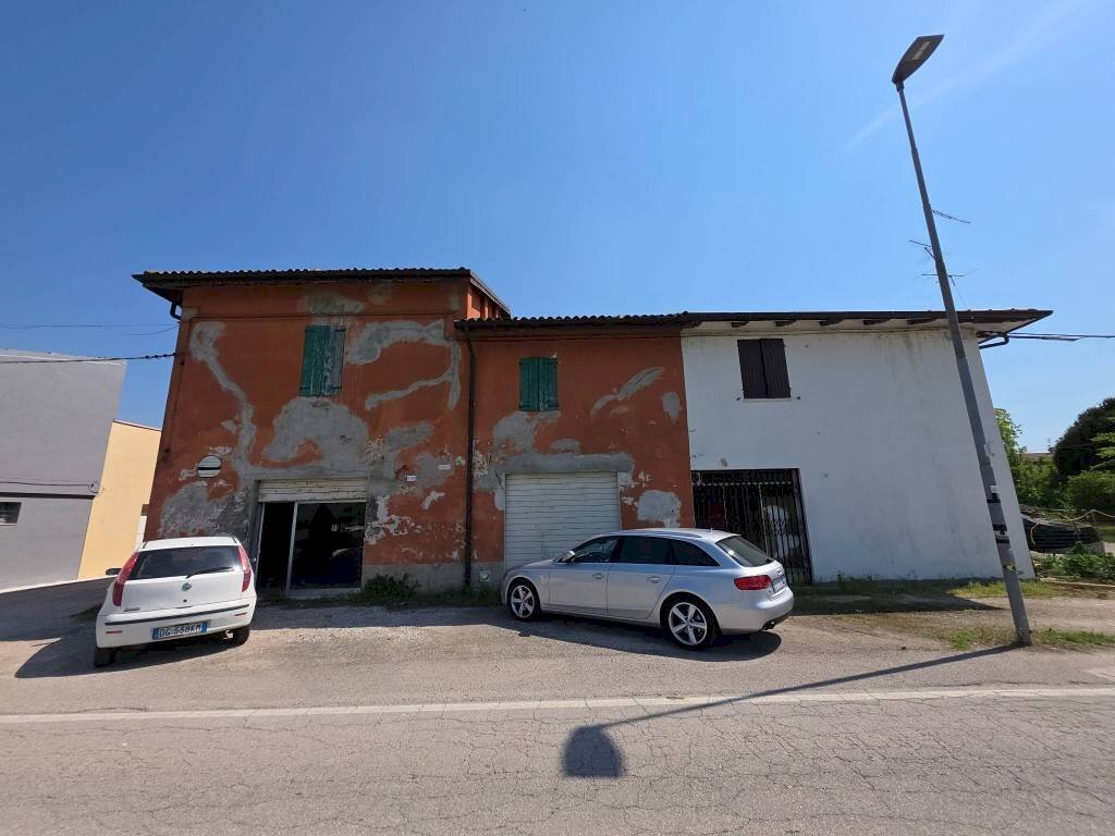 Facciata - Independent house via Scorsuro, 155, Poggio Renatico - photo 1