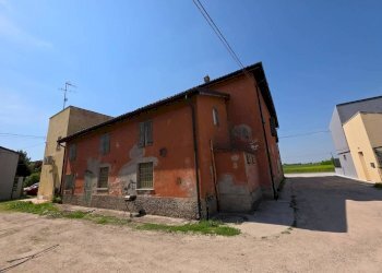 Facciata - Casa indipendente via Scorsuro, 155, Poggio Renatico - foto 3