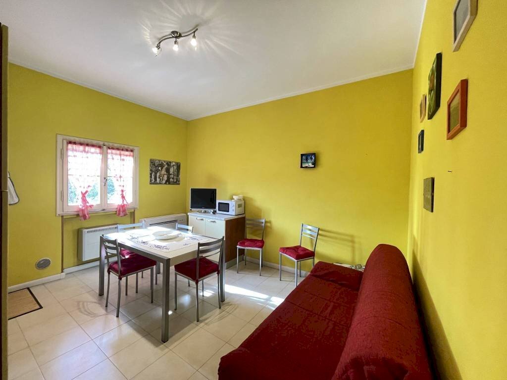 Salone - Bilocale viale dei Pini, Ravenna (zona Porto Corsini) - foto 1