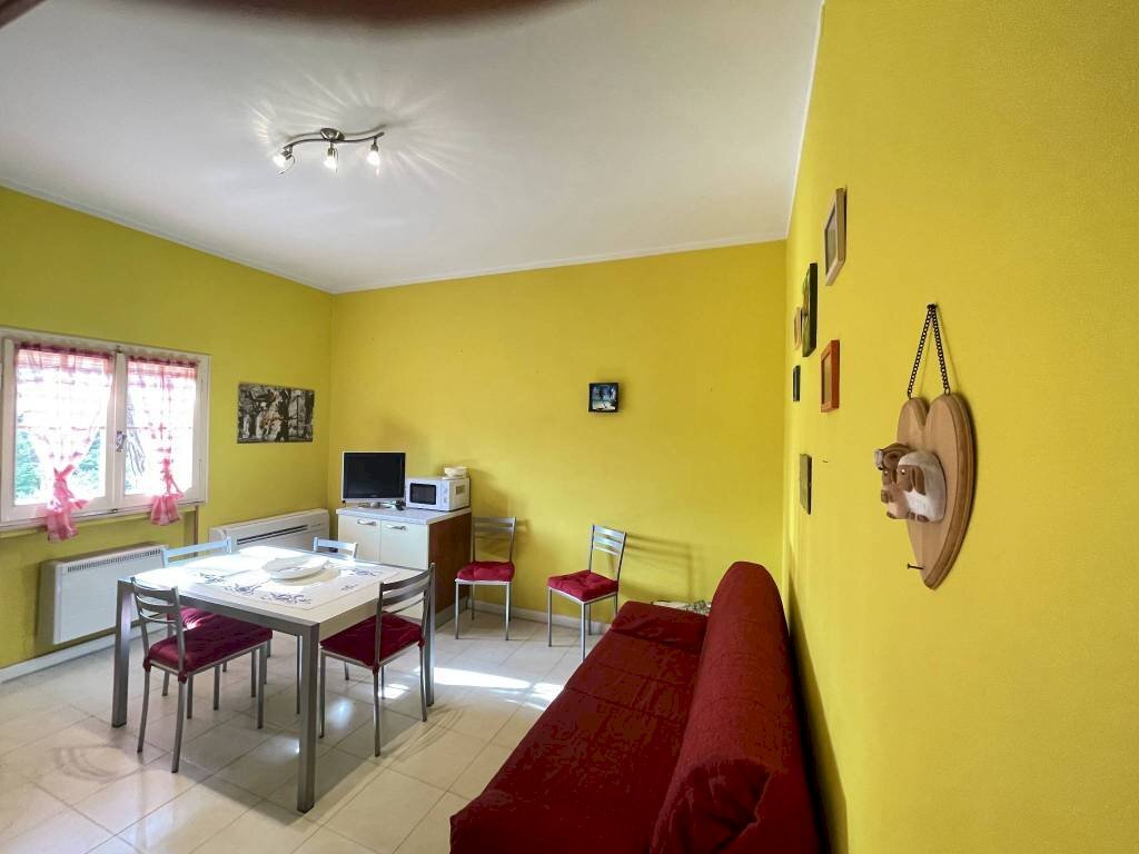 Salone - Bilocale viale dei Pini, Ravenna (zona Porto Corsini) - foto 2