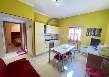 Salone - Bilocale viale dei Pini, Ravenna (zona Porto Corsini) - foto 4