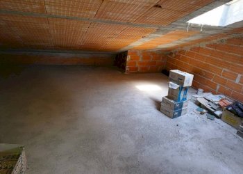Stanza non arredata - Attico via della Rosa Bianca, Mondovì - foto 16