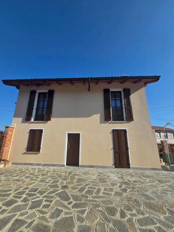 Facciata - Villa Frazione Montegrosso Cinaglio, Asti - foto 1