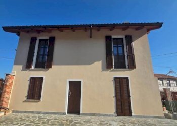 Facciata - Villa Frazione Montegrosso Cinaglio, Asti - foto 1