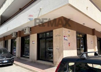 Edificio all\'aperto - Locale Commerciale BEATO PADRE ANNIBALE M. DI FRANCIA
18-20, Trani - foto 26