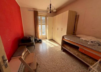 Camera da letto - Trilocale via Ciamarella, 23, Torino (zona Borgo Vittoria) - foto 8