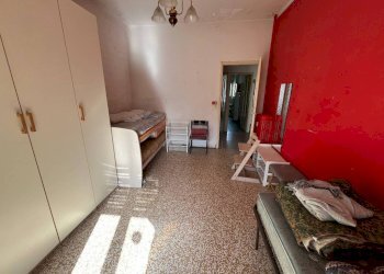 Camera da letto - Trilocale via Ciamarella, 23, Torino (zona Borgo Vittoria) - foto 12