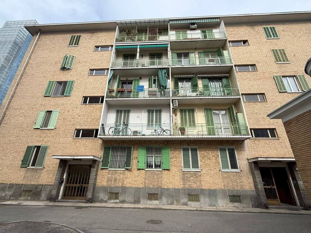 Facciata - Trilocale piazza Fabio Filzi, 13, Torino (zona Nizza Millefonti) - foto 3