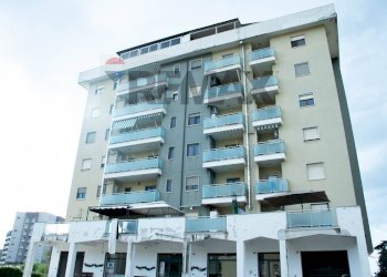 Edificio all\'aperto - Three-room apartment via popilia
 
252, Cosenza - photo 10