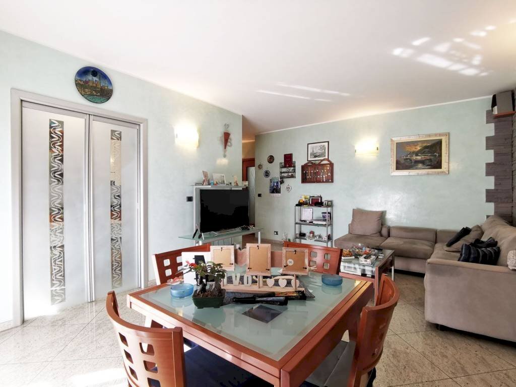 Sala da pranzo - Quadrilocale via Saorgio, 96, Torino (zona Borgo Vittoria) - foto 2