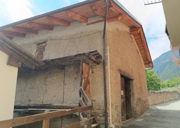 Facciata - Warehouse via Champ, 8, Fenestrelle - photo 1