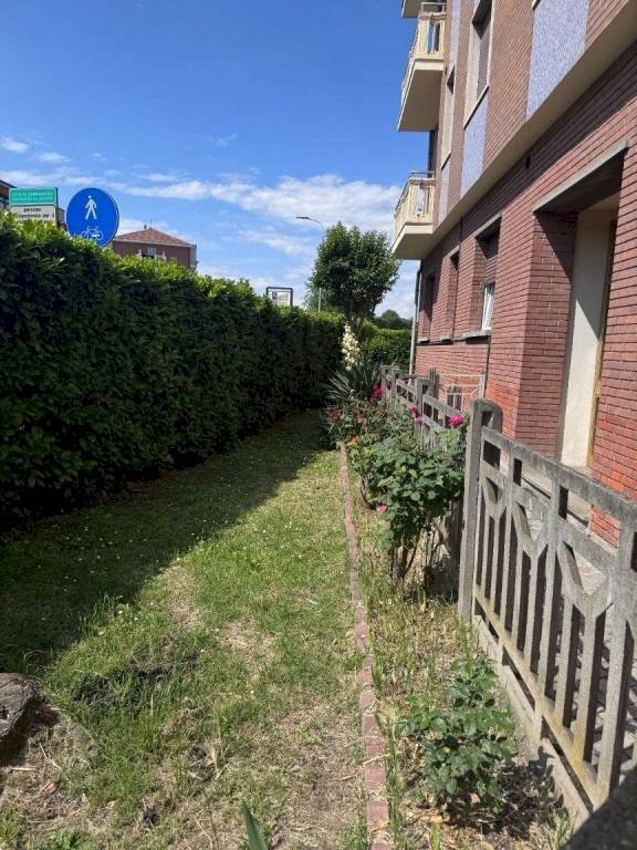 Giardino - Quadrilocale via Livia Gallina, 1, Carmagnola - foto 3