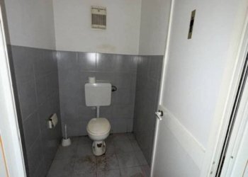 Bagno - Capannone via Augusto Pedullà, Genova (zona Molassana) - foto 19