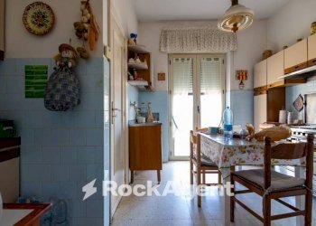 Cucina - Quadrilocale via Madonna dei Cieli 40/a, Catanzaro - foto 2