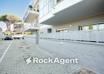 Box auto - One-room apartment via Ildebrando della Giovanna, 81, Roma (neighborhood Massimina) - photo 27