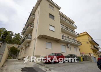 Facciata - Trilocale via Aquileia, 39, Catanzaro - foto 37