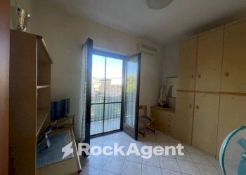 Camera da letto - Four-room apartment via Publio Virgilio Marone 10, Poggiomarino - photo 29