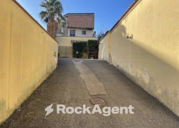 Cortile interno - Four-room apartment via Publio Virgilio Marone 10, Poggiomarino - photo 35