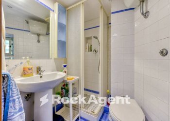 Bagno - Four-room apartment corso Vittorio Emanuele, Napoli (neighborhood Chiaia) - photo 15