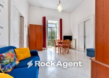 Salone - Four-room apartment corso Vittorio Emanuele, Napoli (neighborhood Chiaia) - photo 2