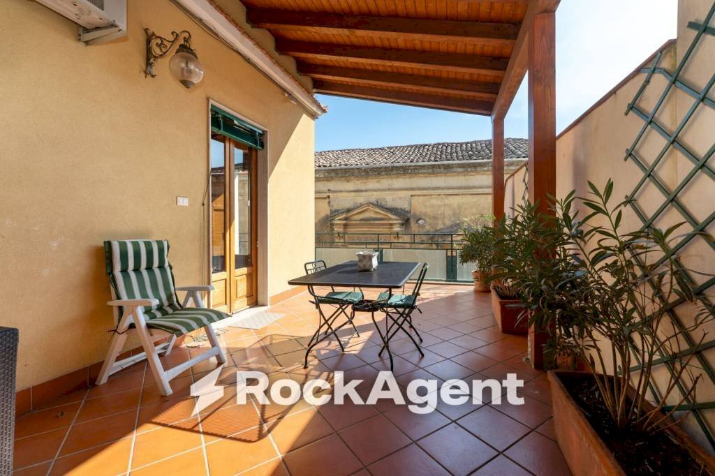 Terrazzo - Four-room apartment corso Vittorio Emanuele, 151, Trecastagni - photo 3