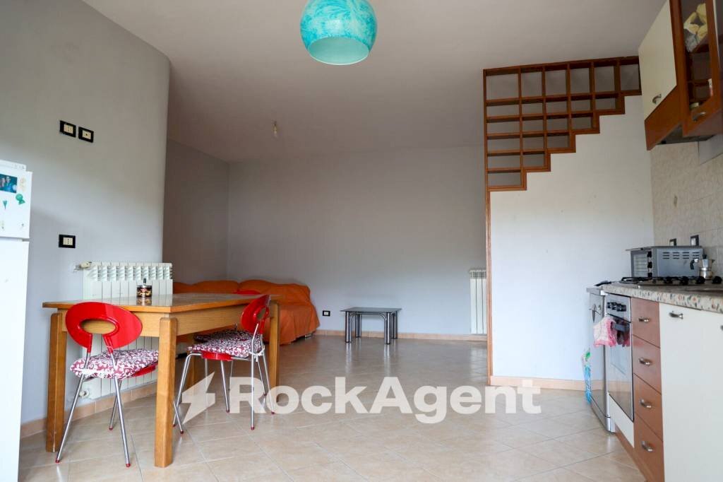 Cucina - Four-room apartment via Martiri di Nassirya, San Floro - photo 1
