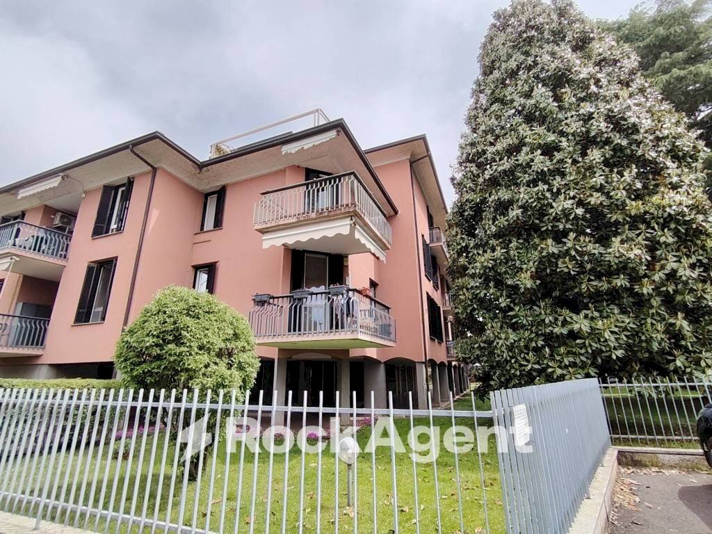 Facciata - Four-room apartment via Alcide de Gasperi, 3A, Travacò Siccomario - photo 1